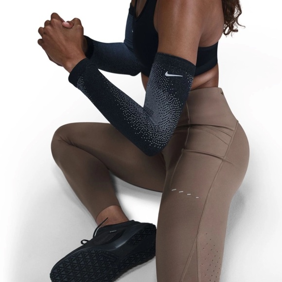 Nike running taupe size extra small XS - Picture 2 of 6